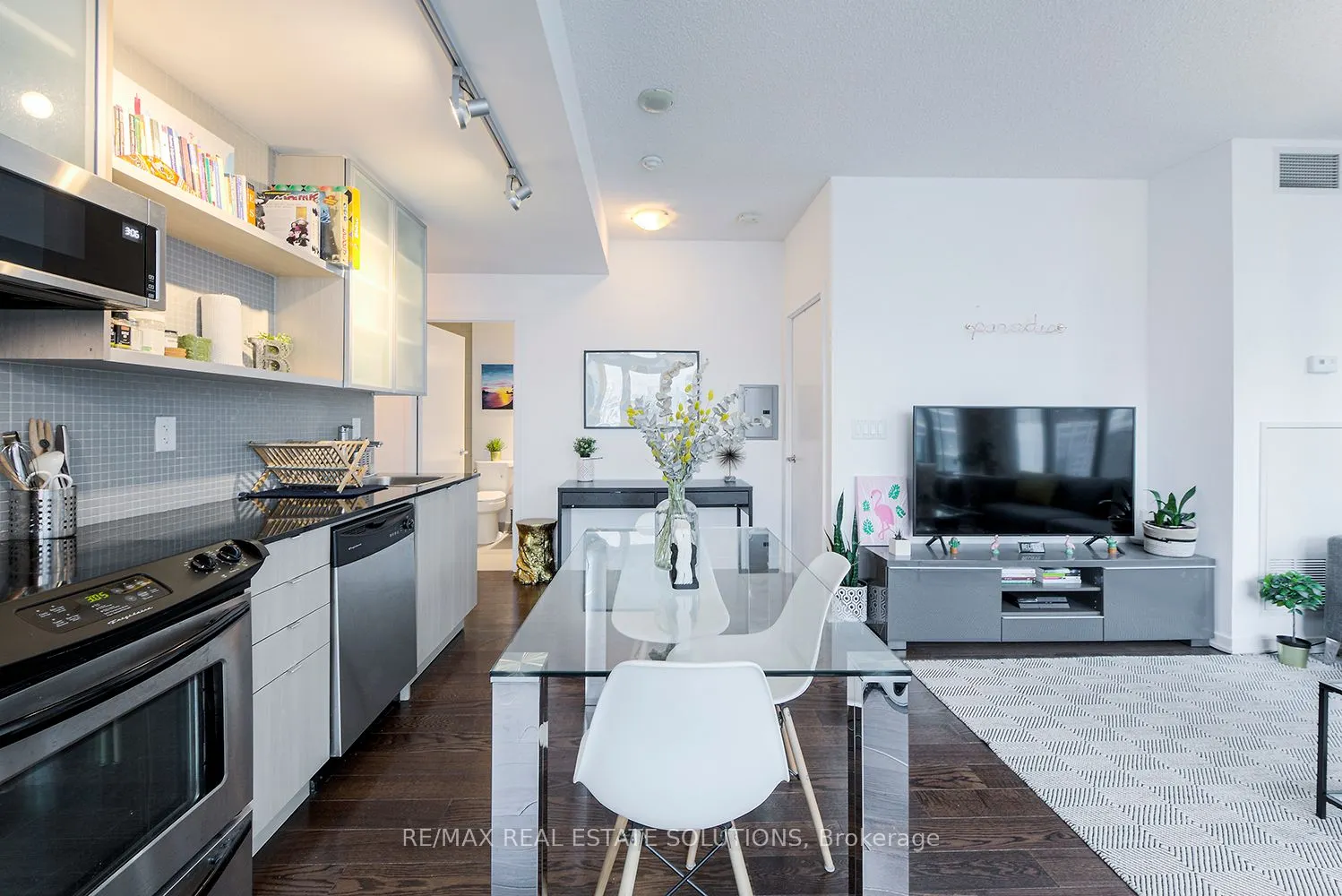 33 Lombard Street, #1603