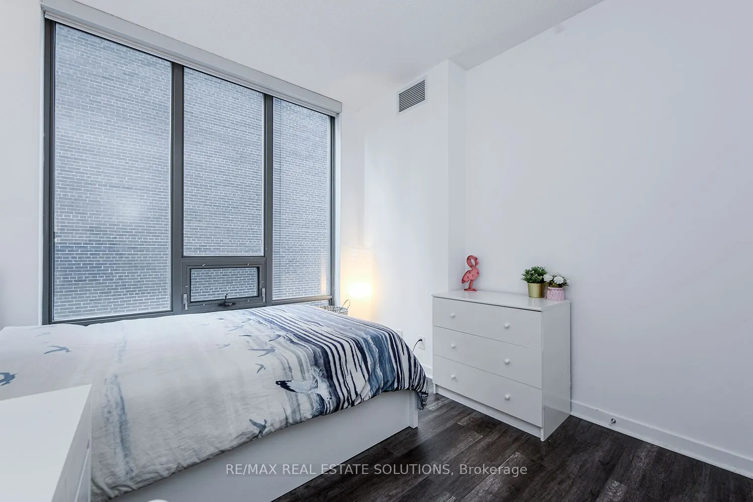 33 Lombard Street, #1603