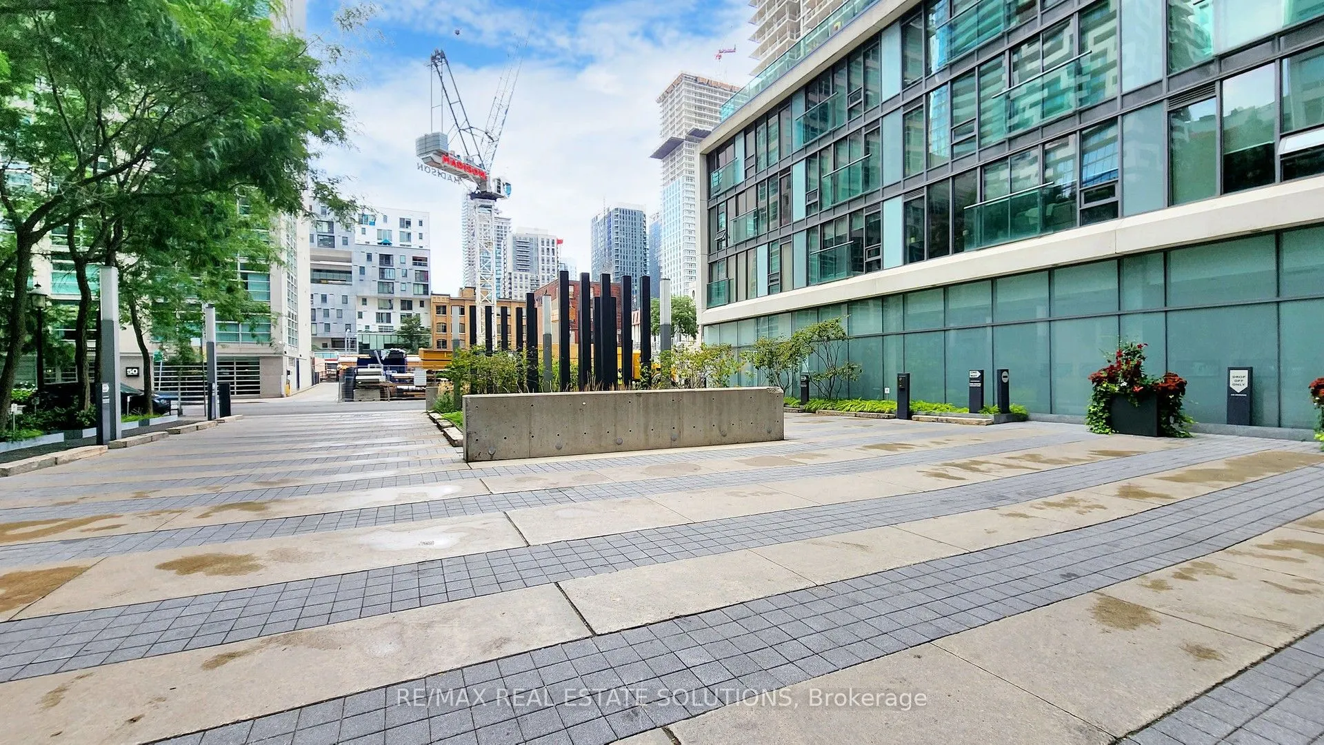 33 Lombard Street, #1603