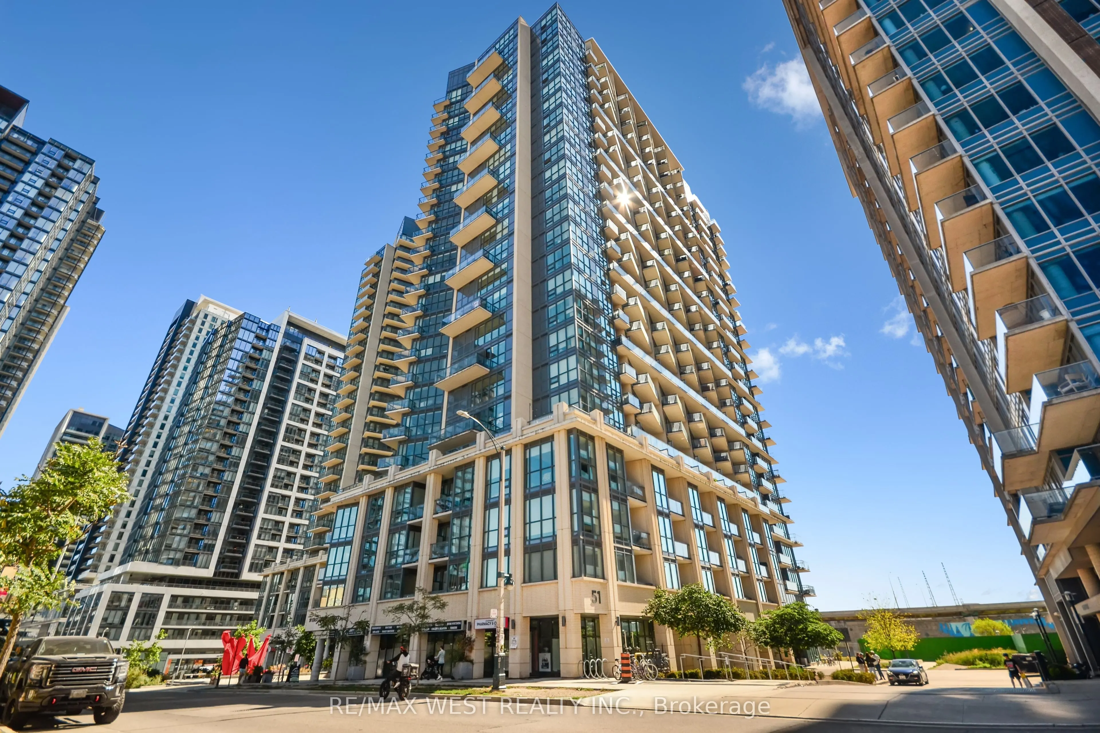 51 East Liberty Street, #607