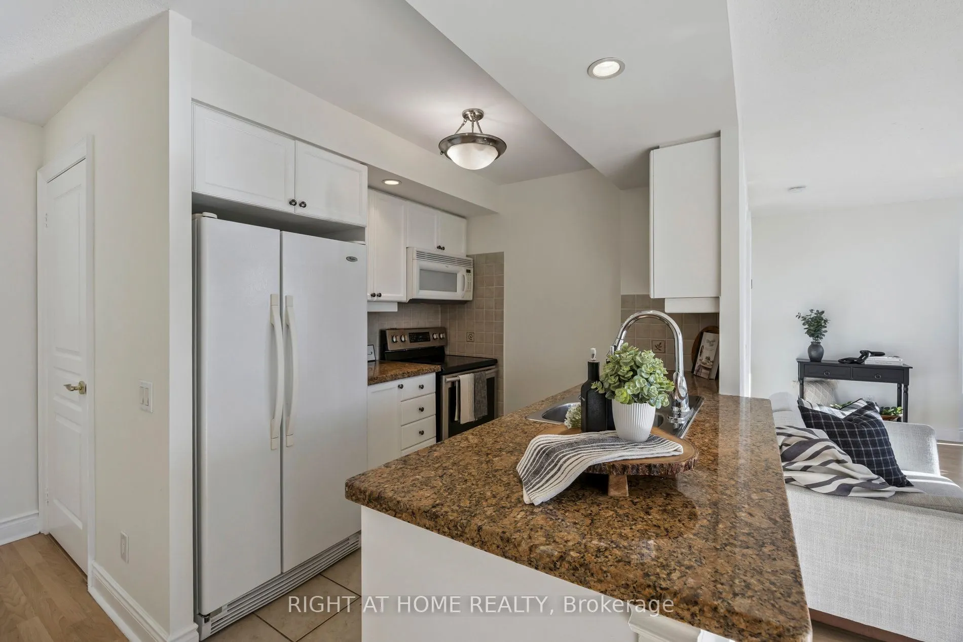 10 Northtown Way, #1905