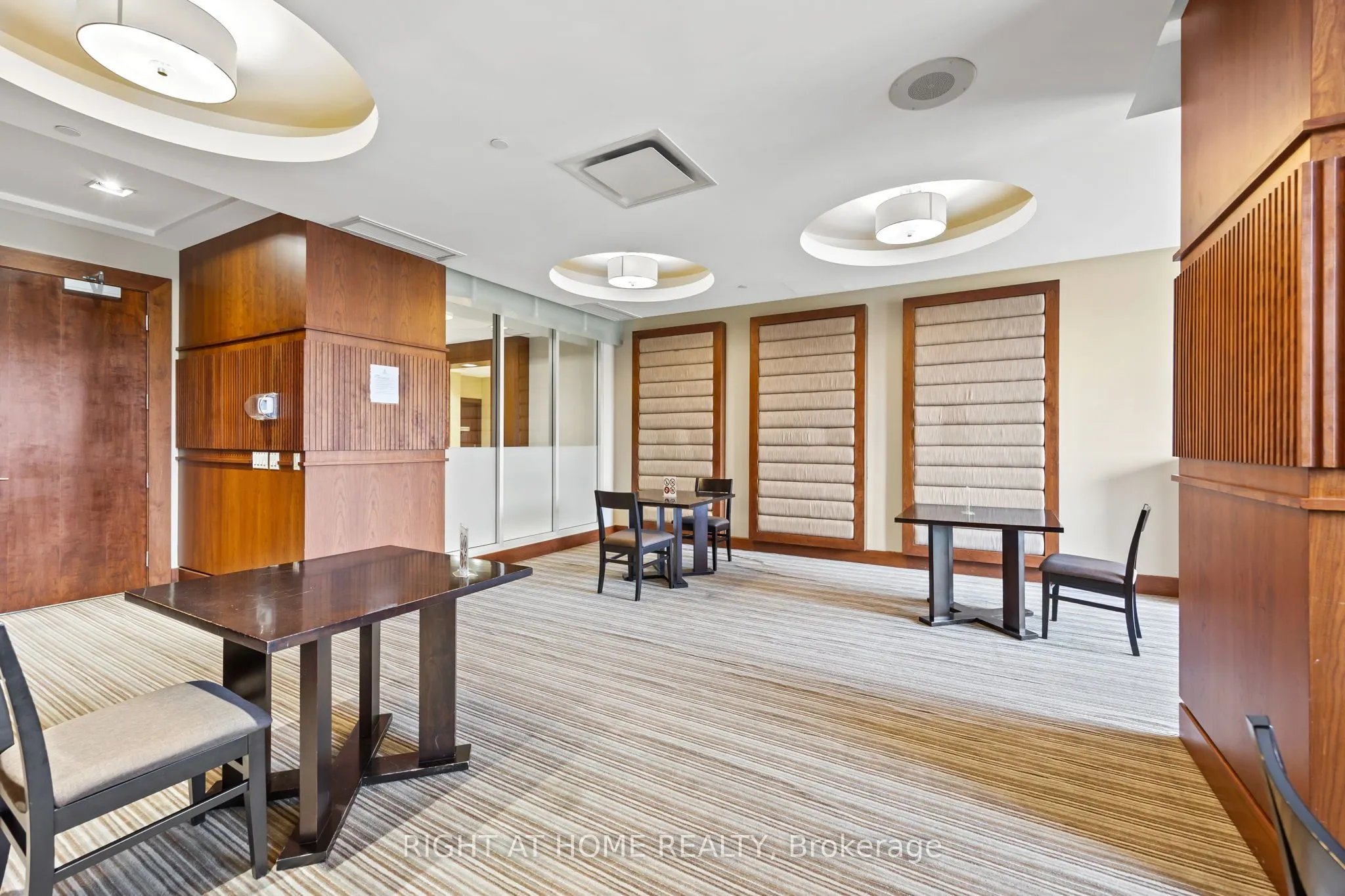 10 Northtown Way, #1905