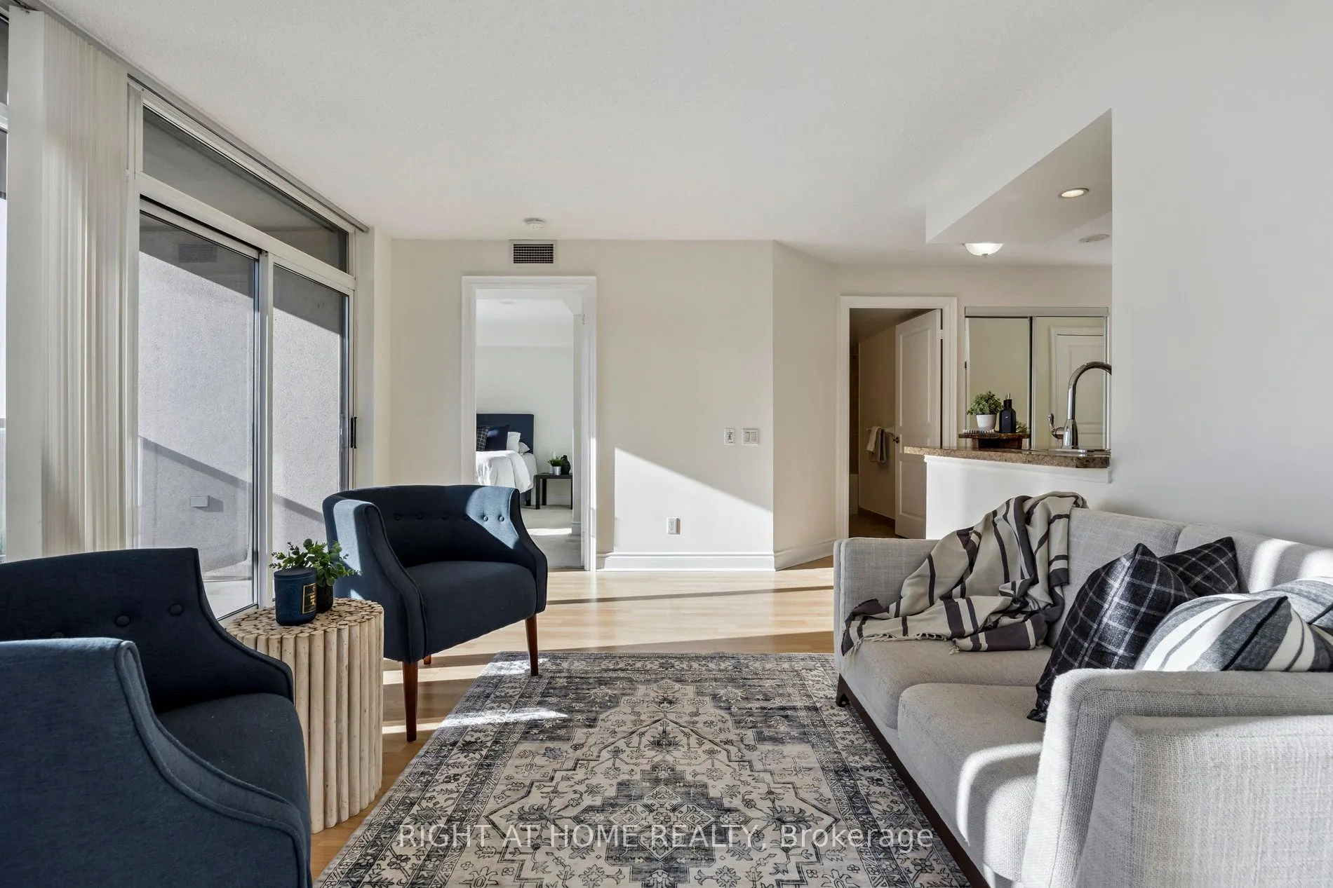 10 Northtown Way, #1905