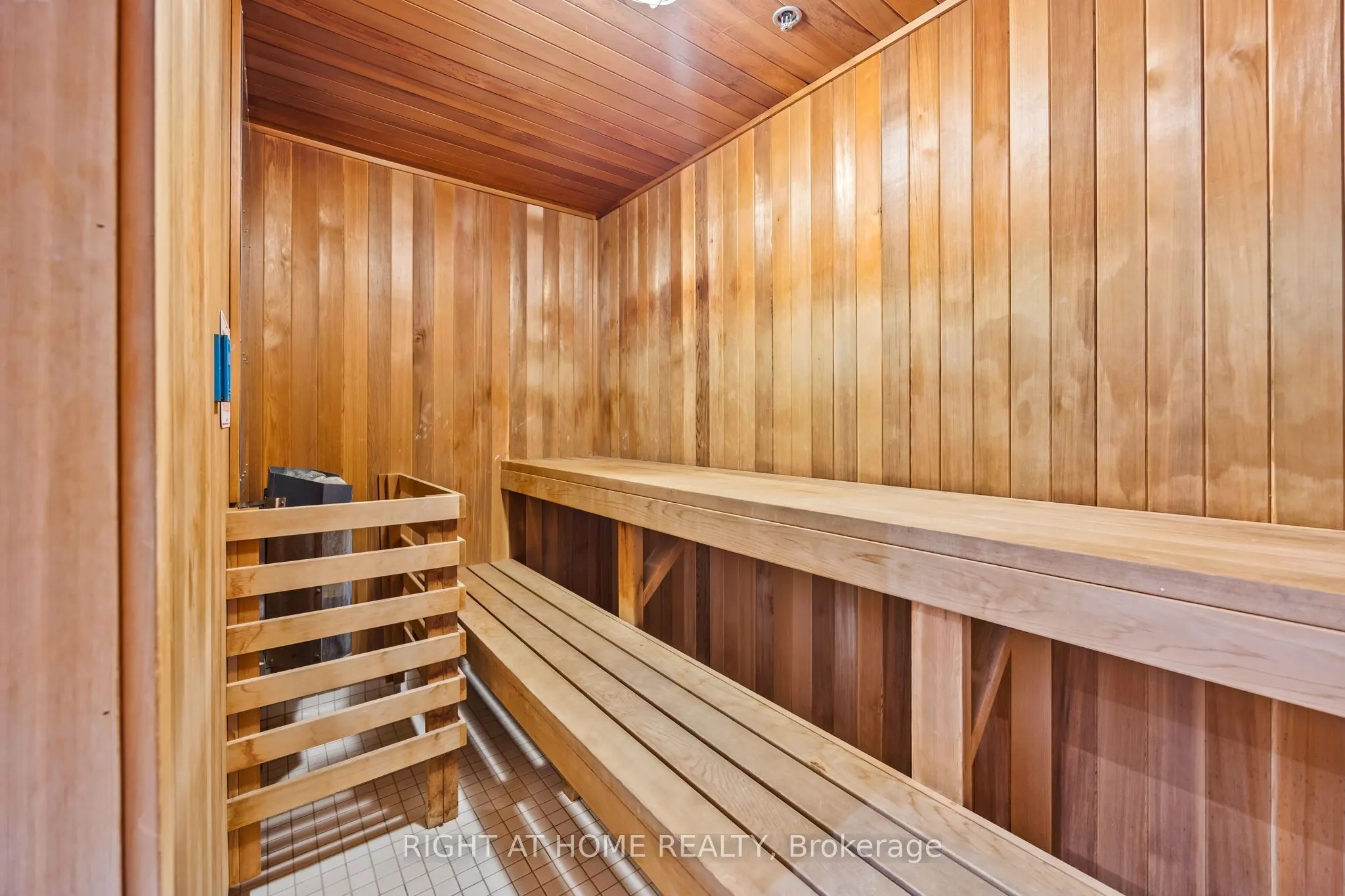 10 Northtown Way, #1905