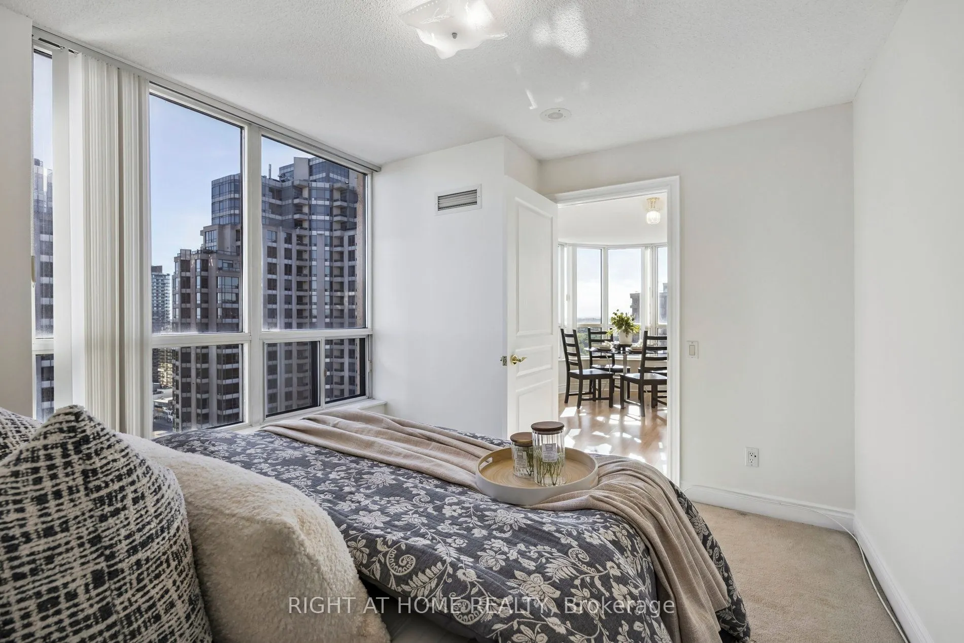 10 Northtown Way, #1905