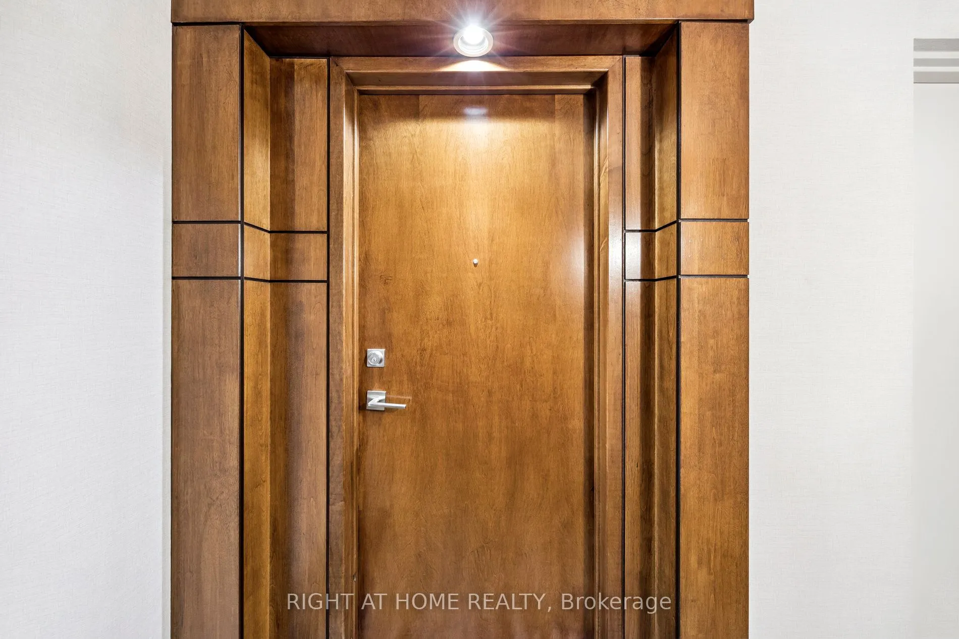 10 Northtown Way, #1905