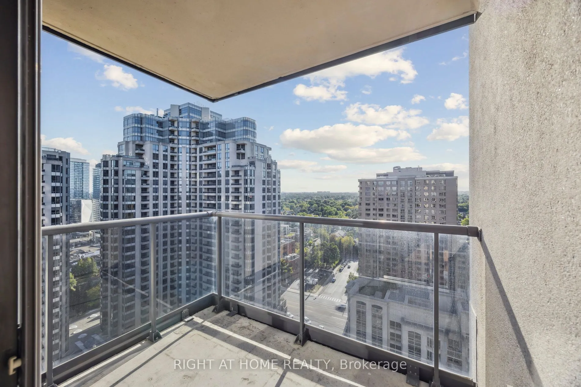 10 Northtown Way, #1905