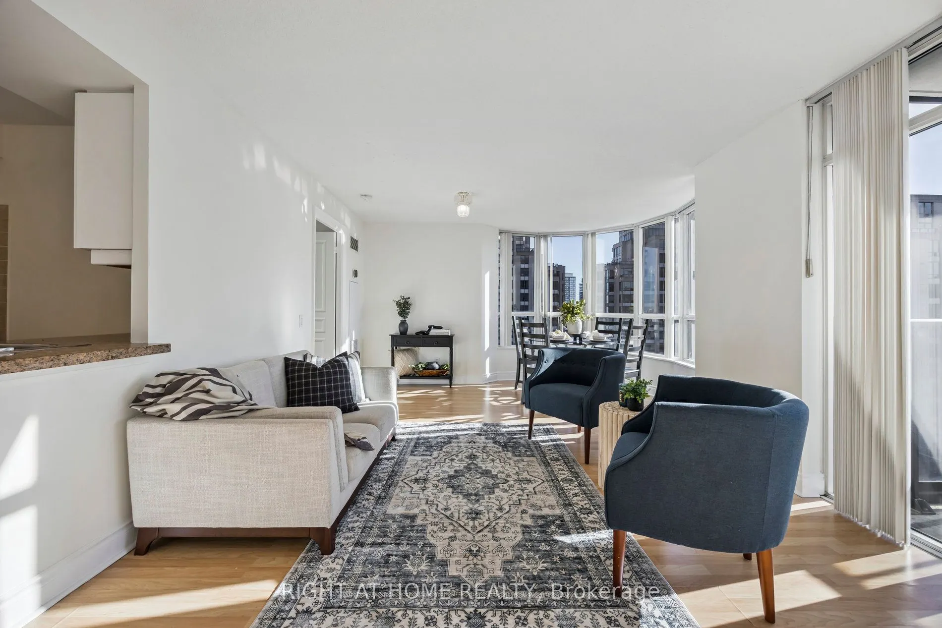 10 Northtown Way, #1905