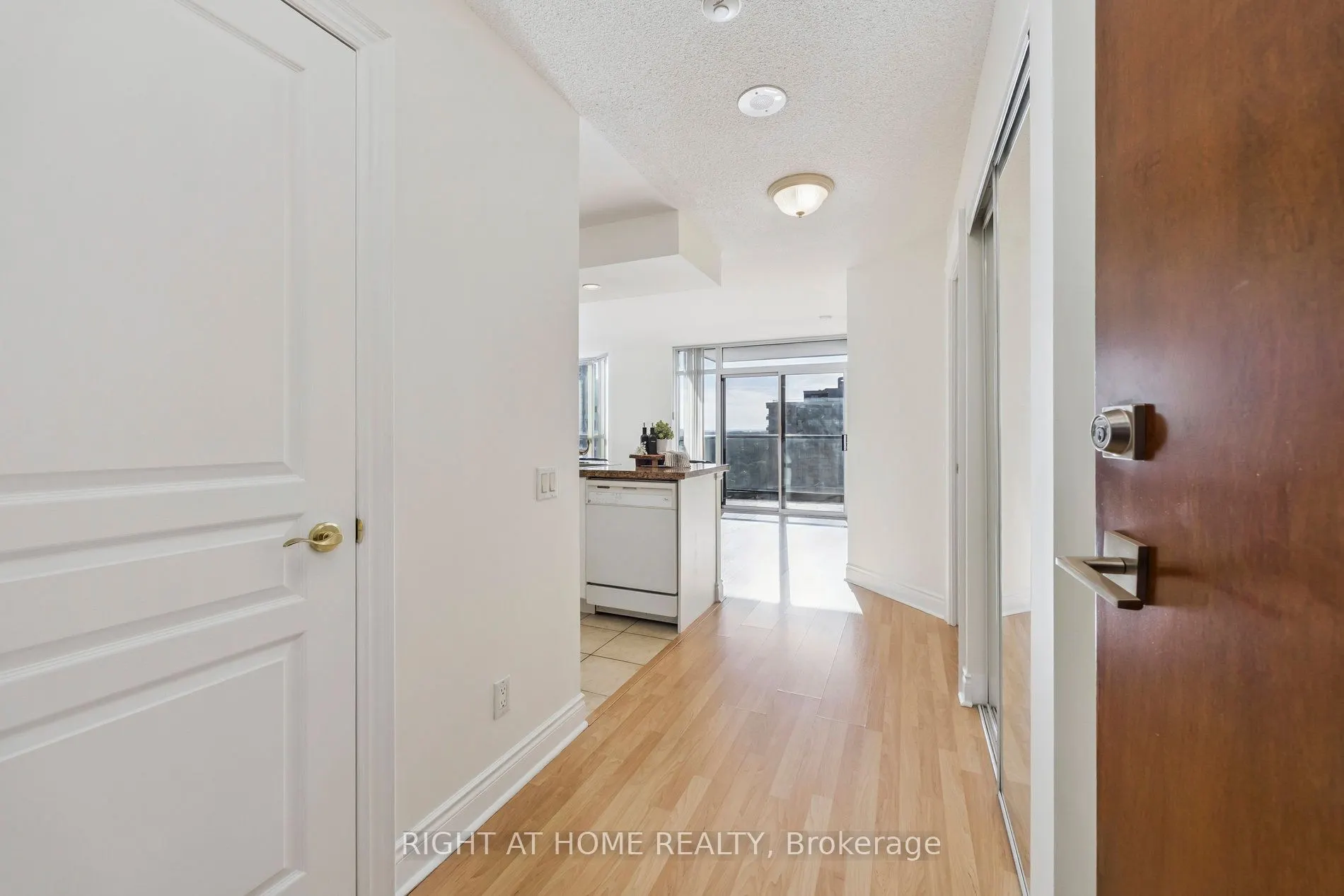 10 Northtown Way, #1905