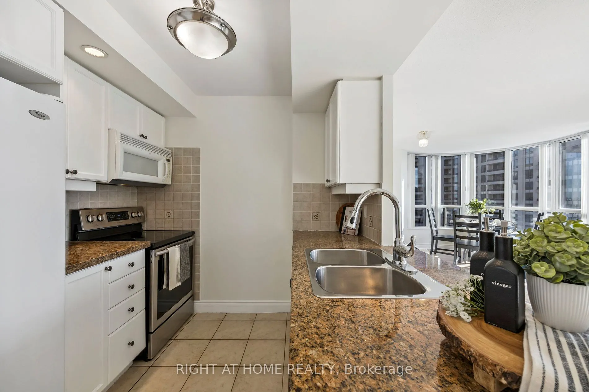 10 Northtown Way, #1905
