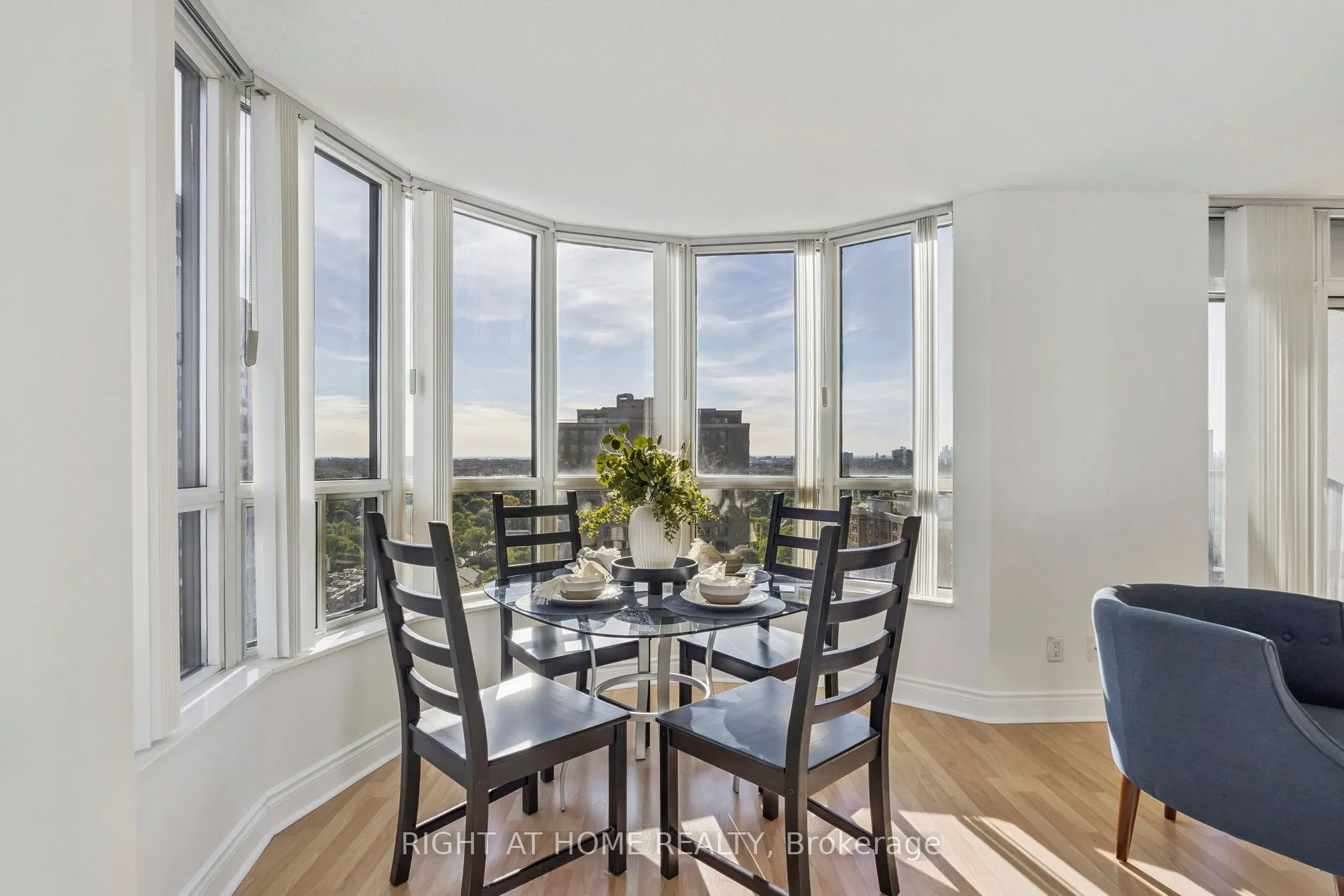10 Northtown Way, #1905