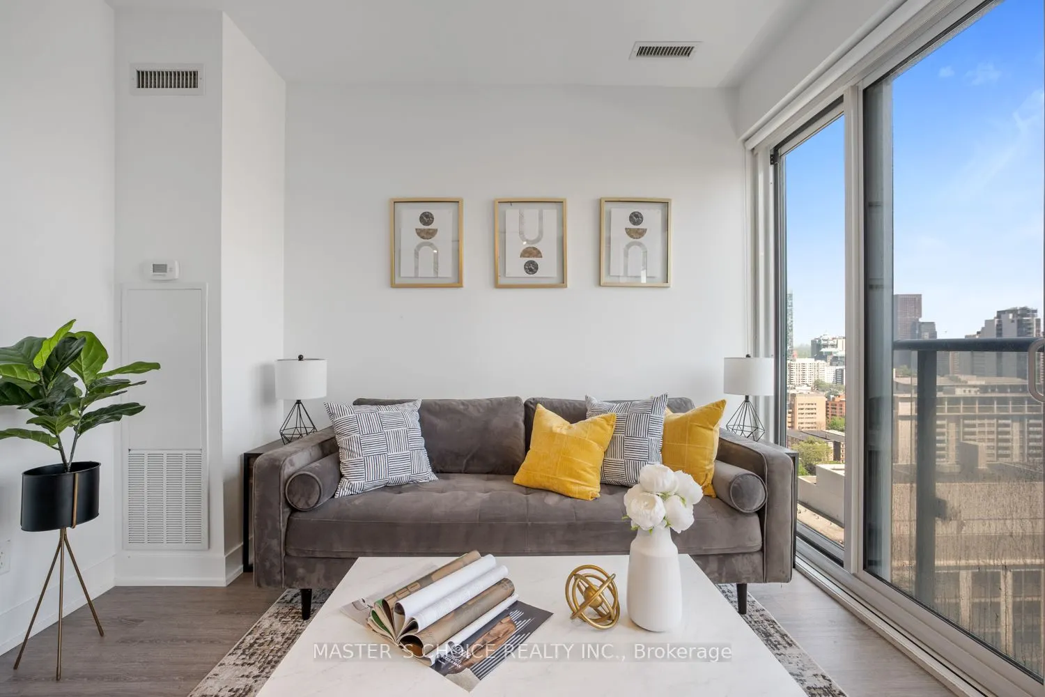 7 Grenville Street, #2708
