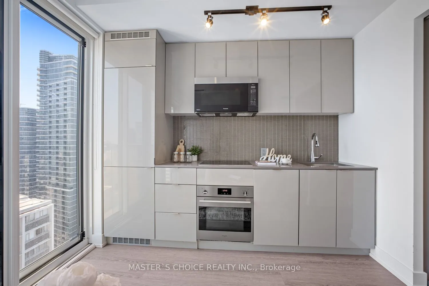 7 Grenville Street, #2708