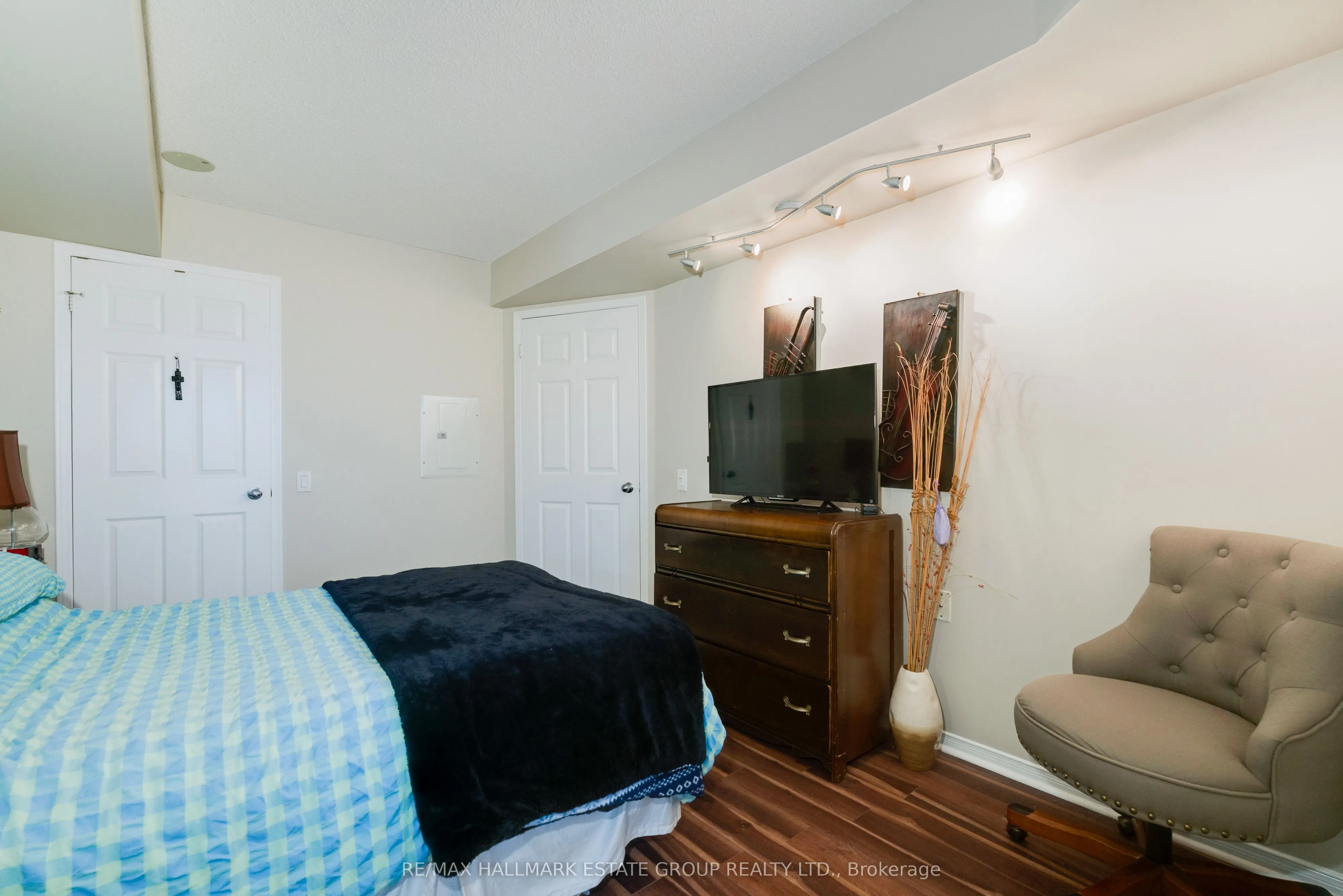 35 Finch Avenue E, #1909