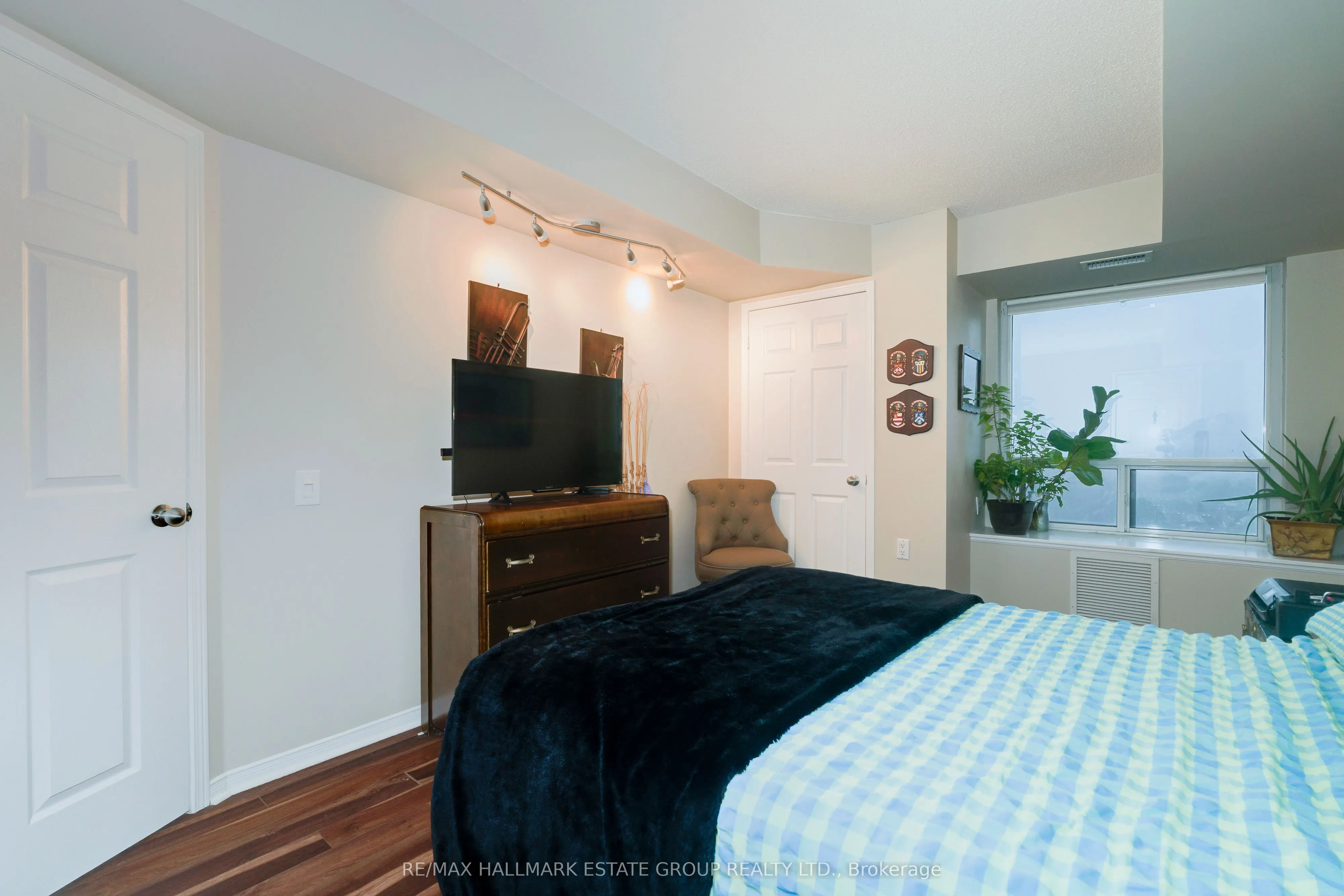 35 Finch Avenue E, #1909