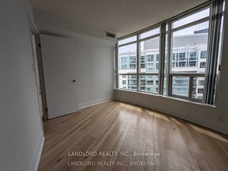 550 Queens Quay W, #1007
