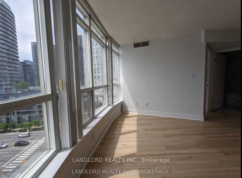 550 Queens Quay W, #1007