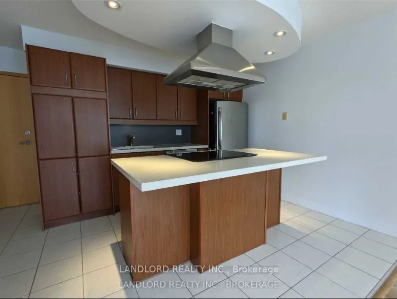 550 Queens Quay W, #1007