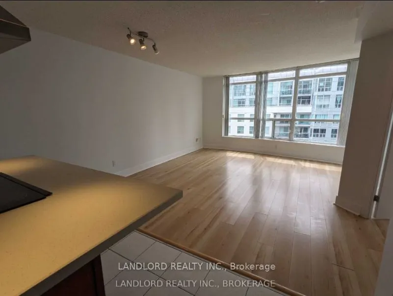 550 Queens Quay W, #1007