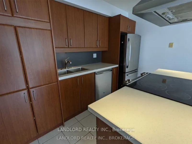 550 Queens Quay W, #1007