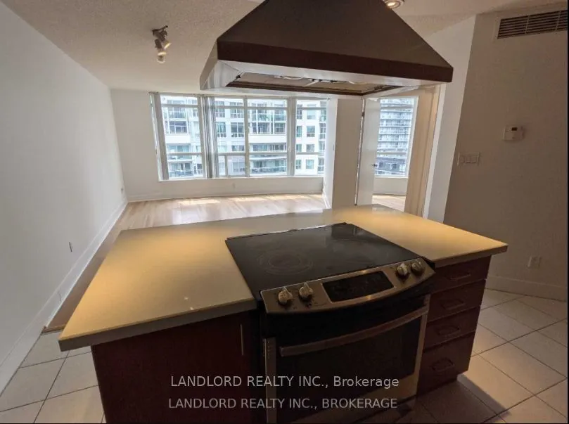 550 Queens Quay W, #1007