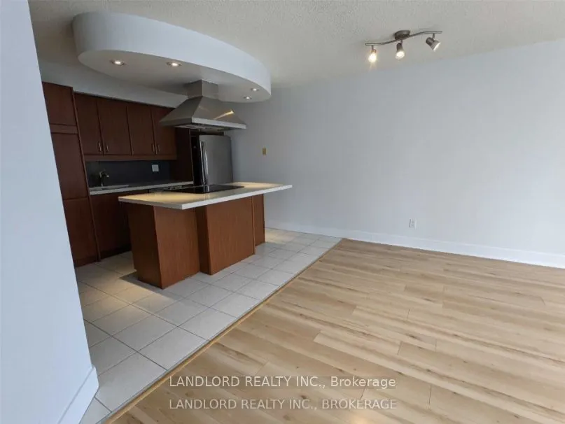 550 Queens Quay W, #1007