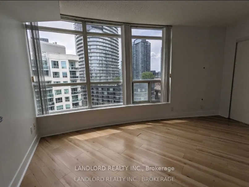 550 Queens Quay W, #1007