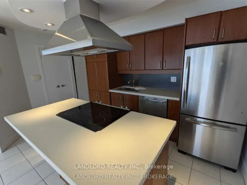 550 Queens Quay W, #1007