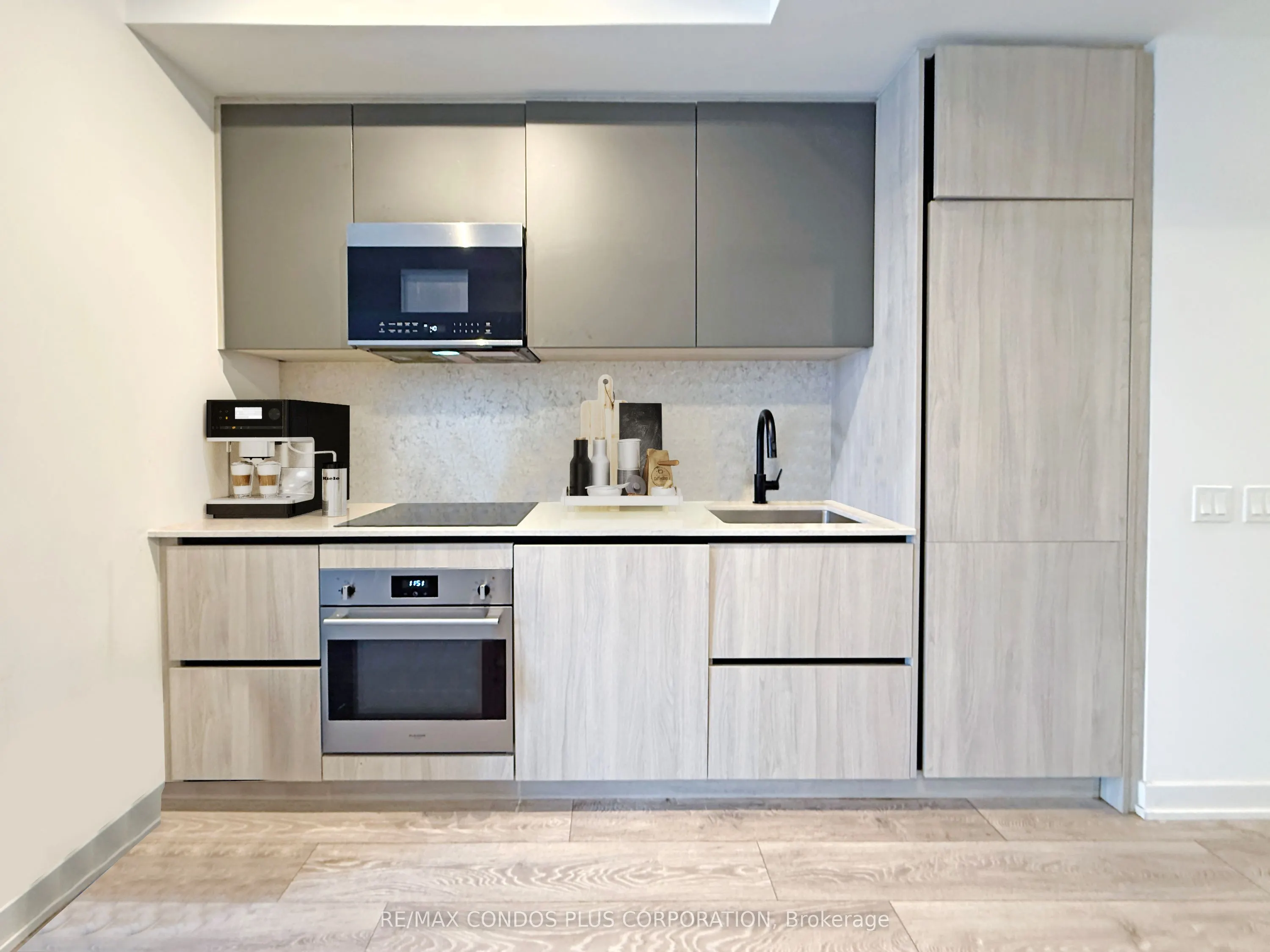 108 Peter Street, #1305