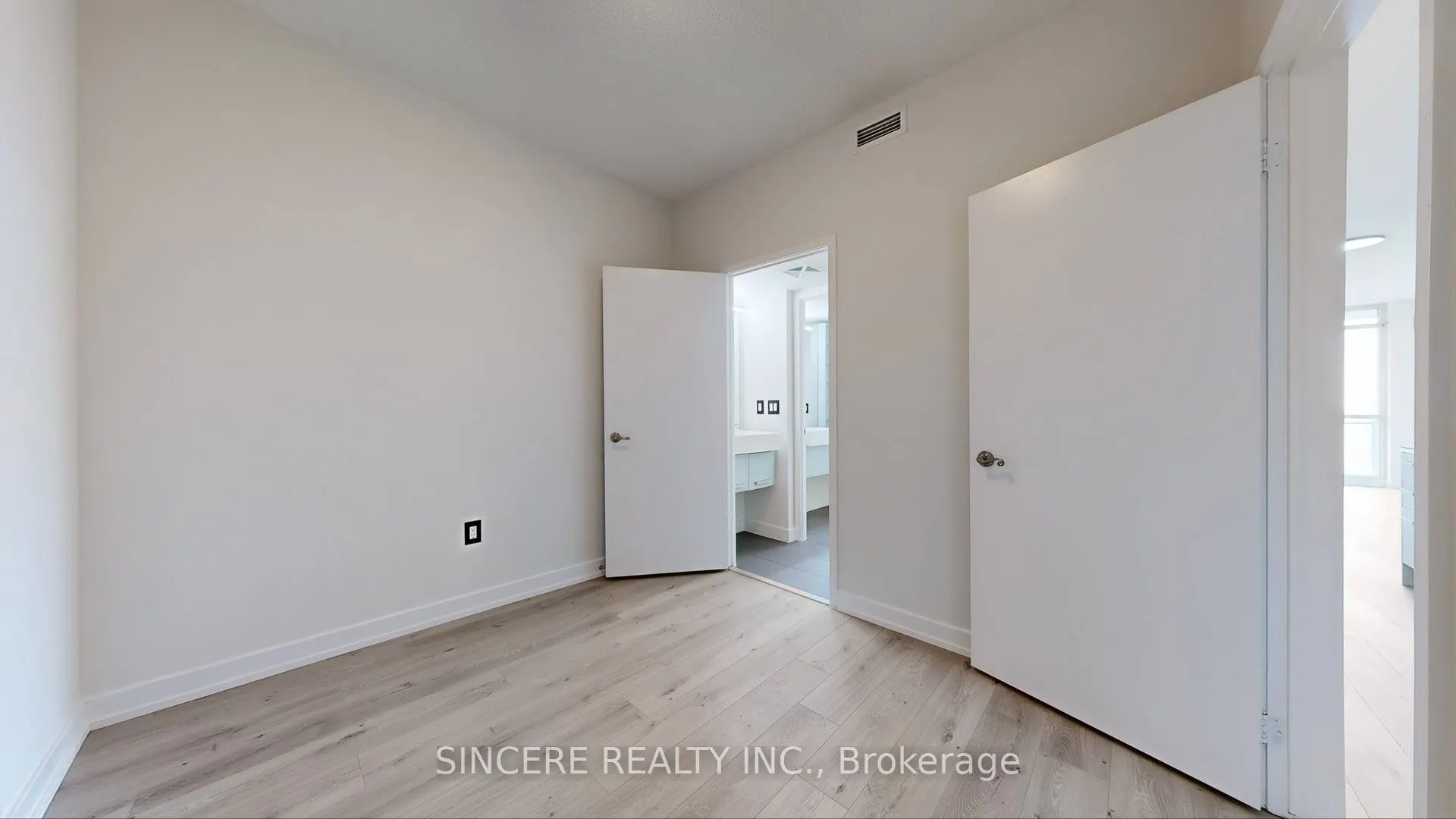 38 Dan Leckie Way, #2011