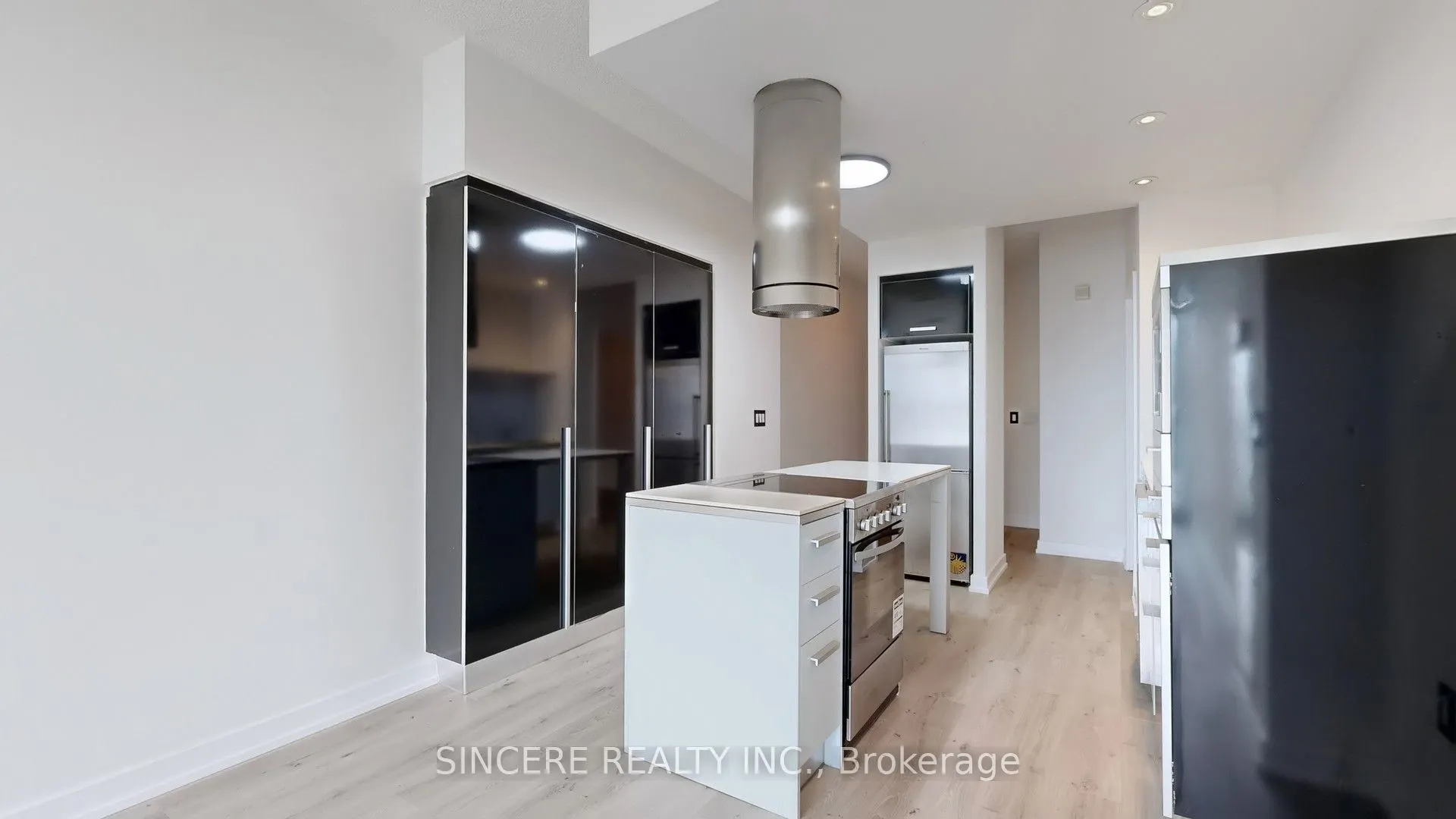 38 Dan Leckie Way, #2011