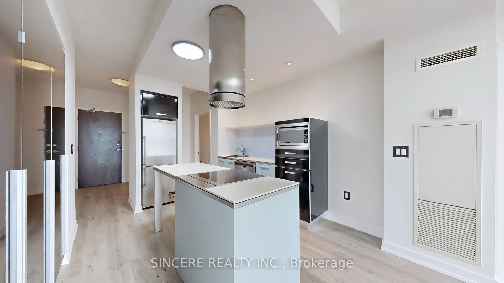 38 Dan Leckie Way, #2011