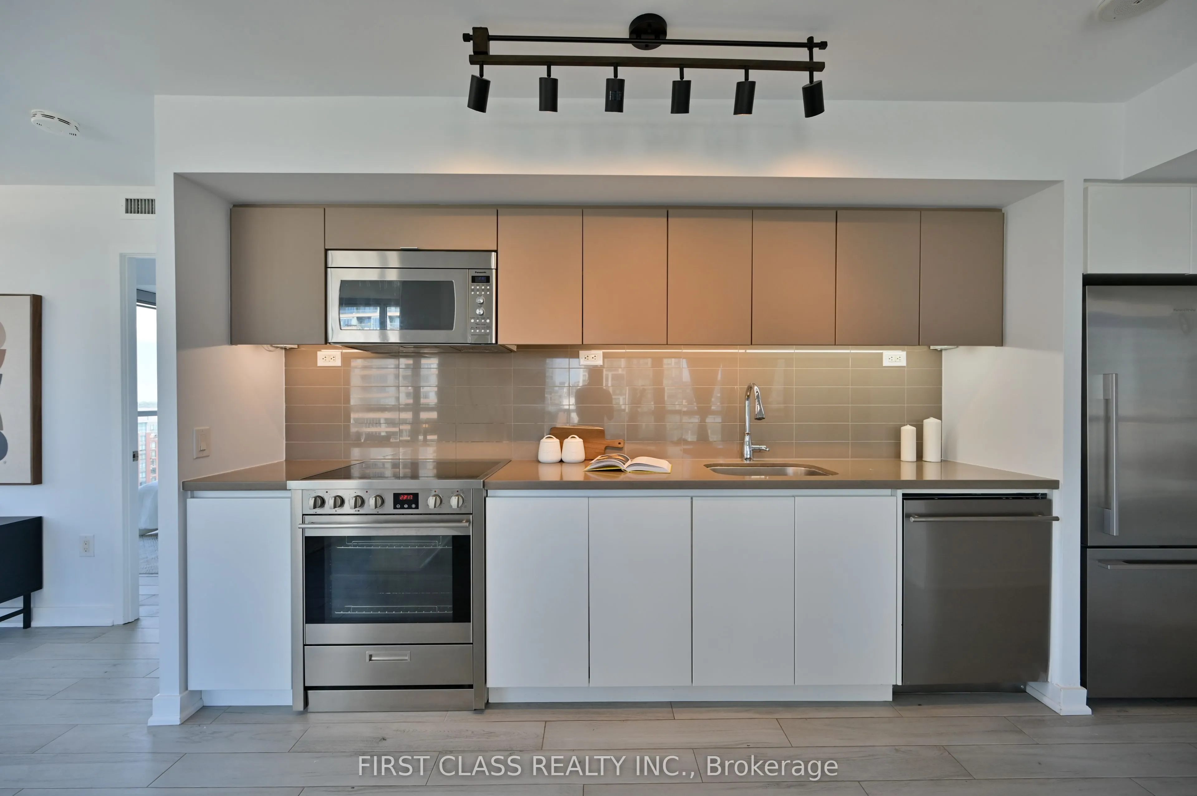 75 Queens Wharf Road, #1601
