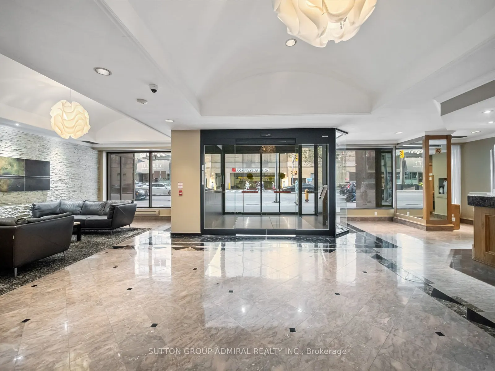 45 Carlton Street, #312