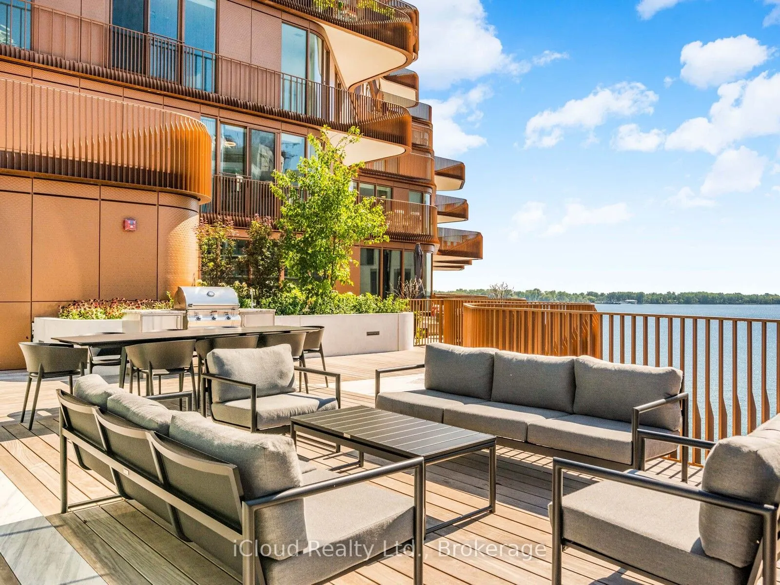 155 Merchants' Wharf, #331