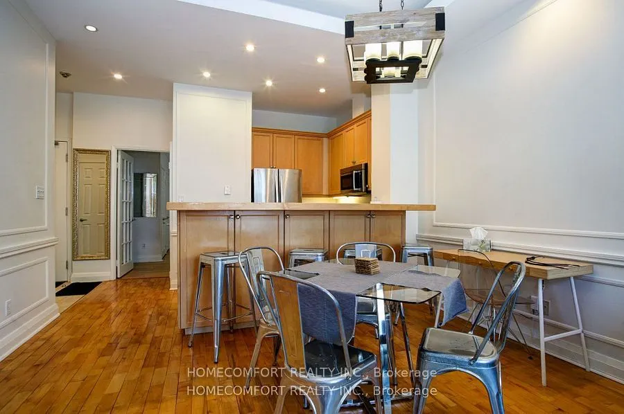 8 Wellesley Street E, #701