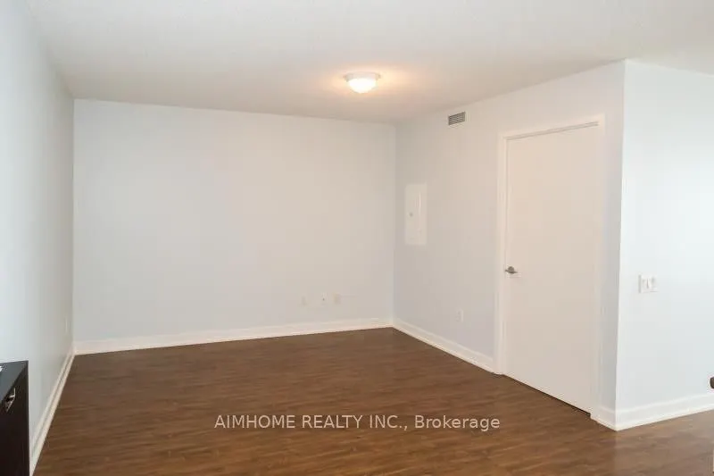 19 Singer Court, #906