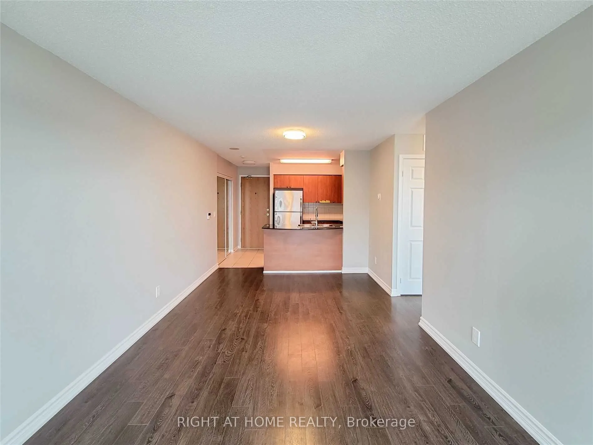 5500 Yonge Street, #702