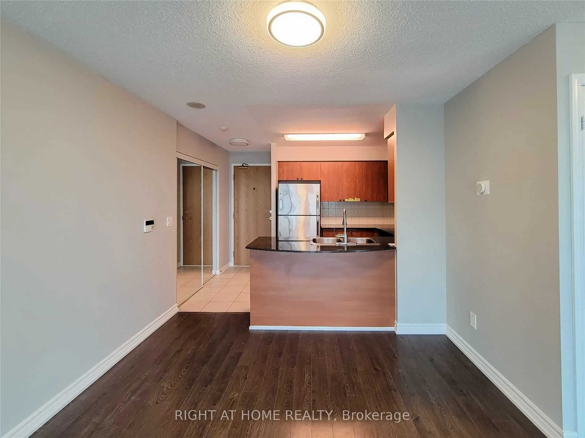 5500 Yonge Street, #702