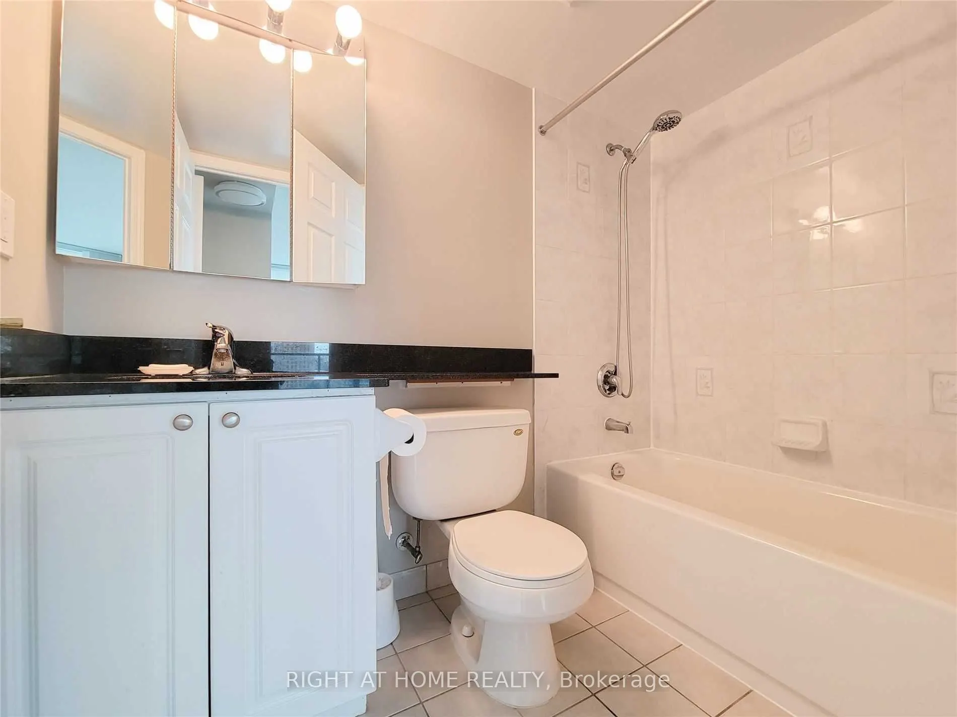 5500 Yonge Street, #702