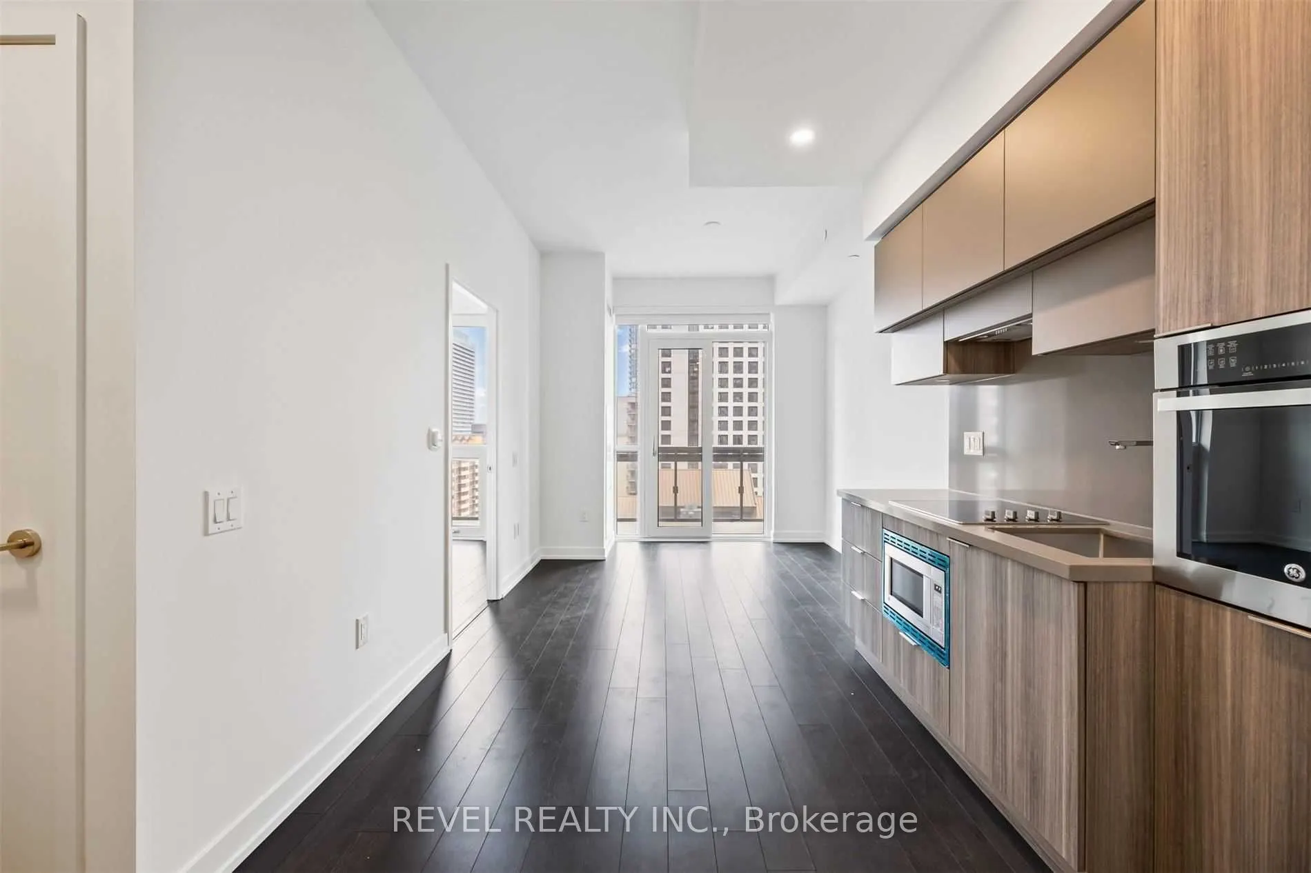 39 Roehampton Avenue, #1210