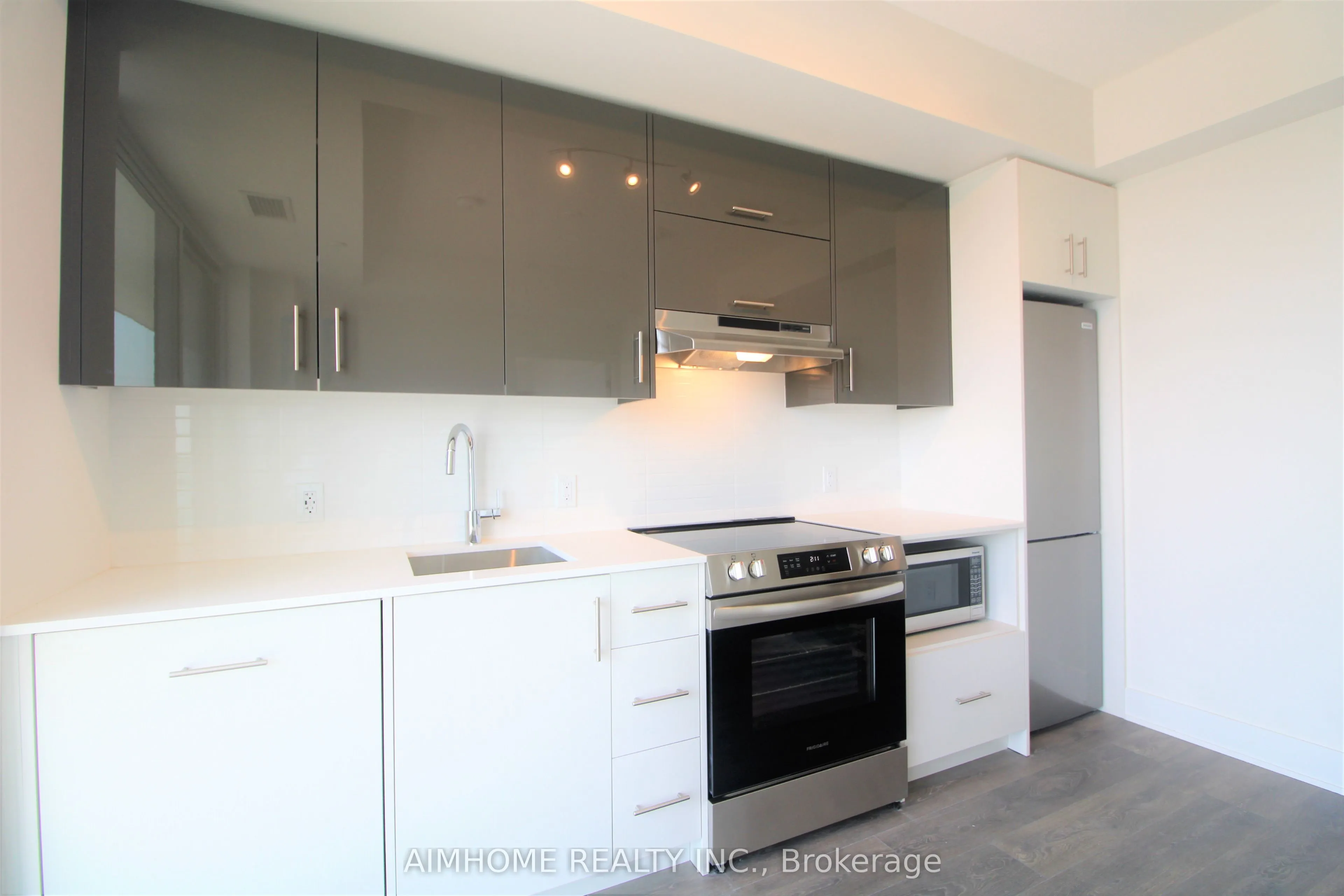 188 Fairview Mall Drive, #2012