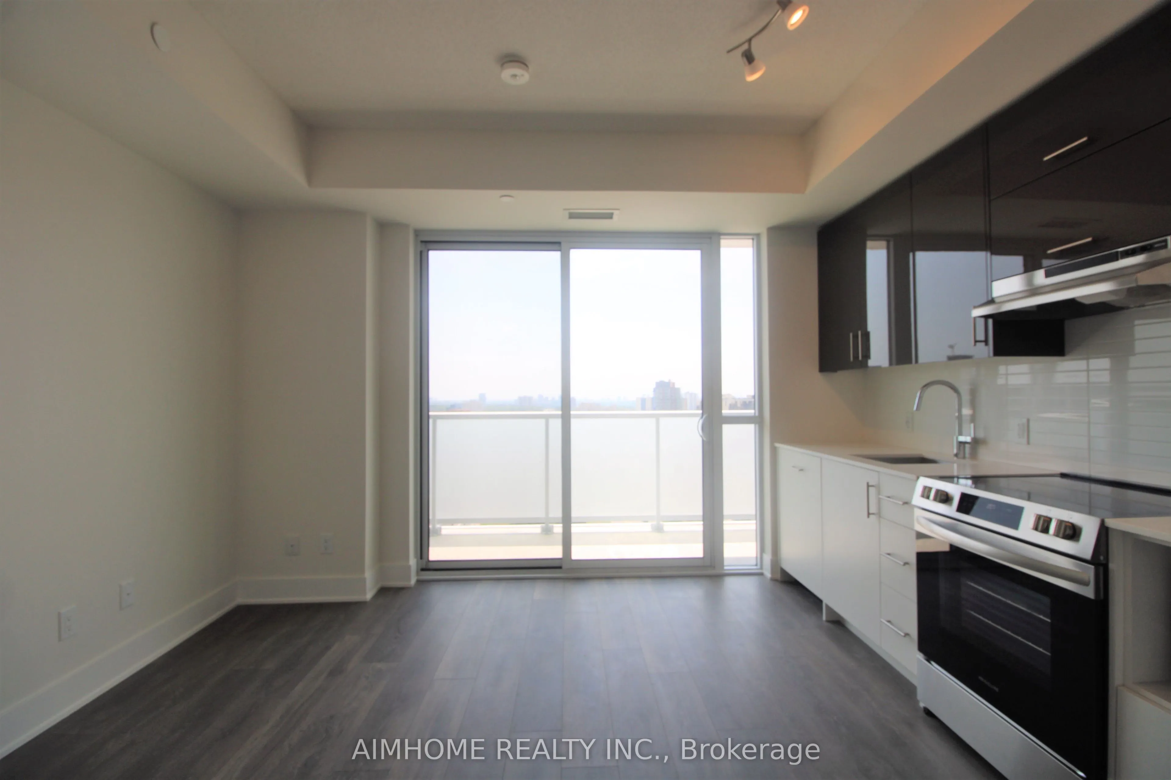 188 Fairview Mall Drive, #2012