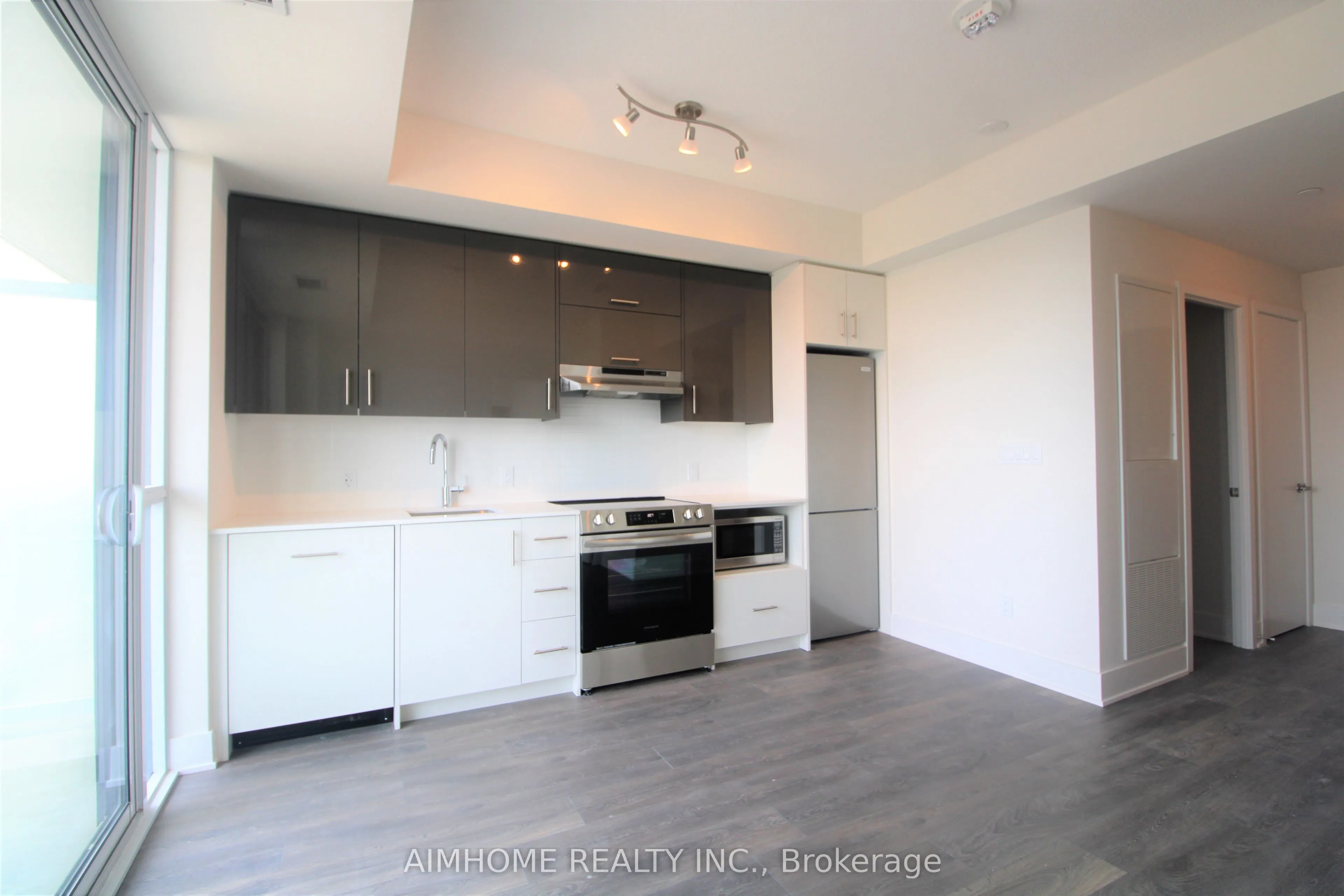 188 Fairview Mall Drive, #2012
