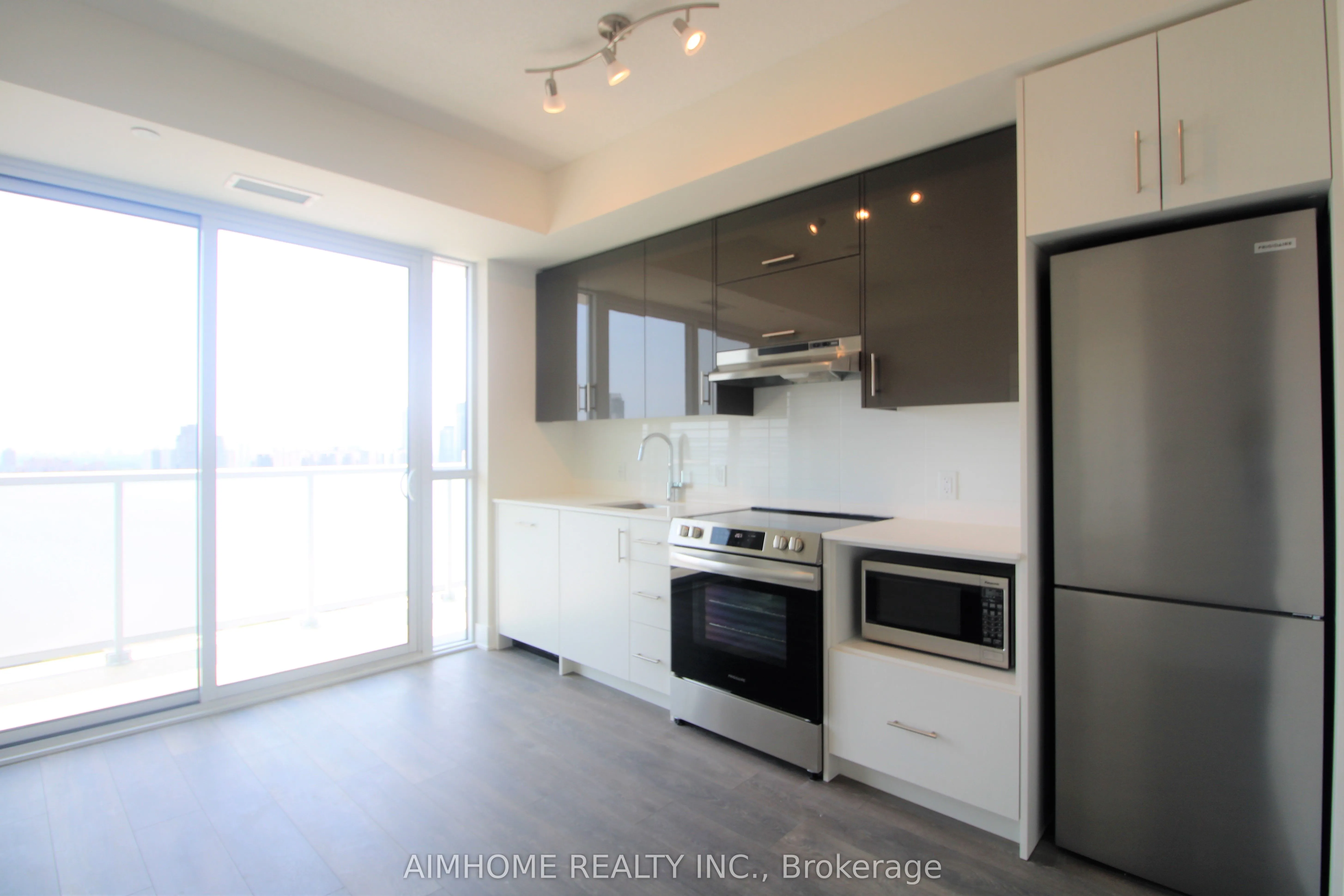 188 Fairview Mall Drive, #2012