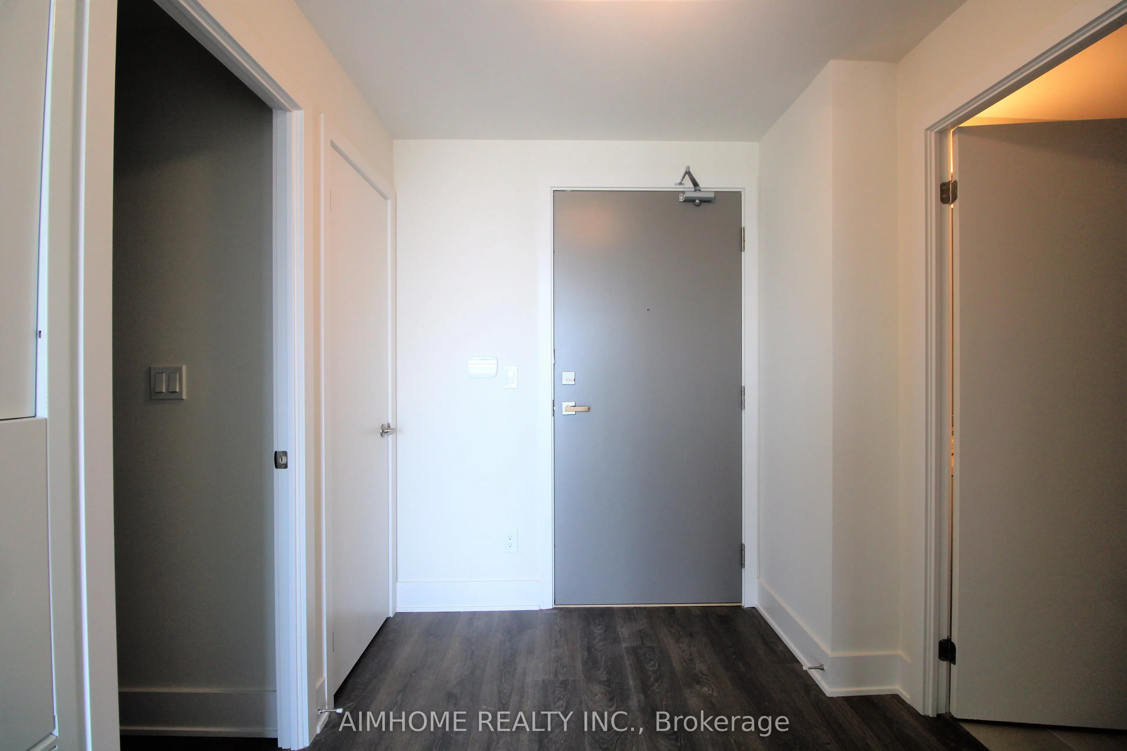 188 Fairview Mall Drive, #2012