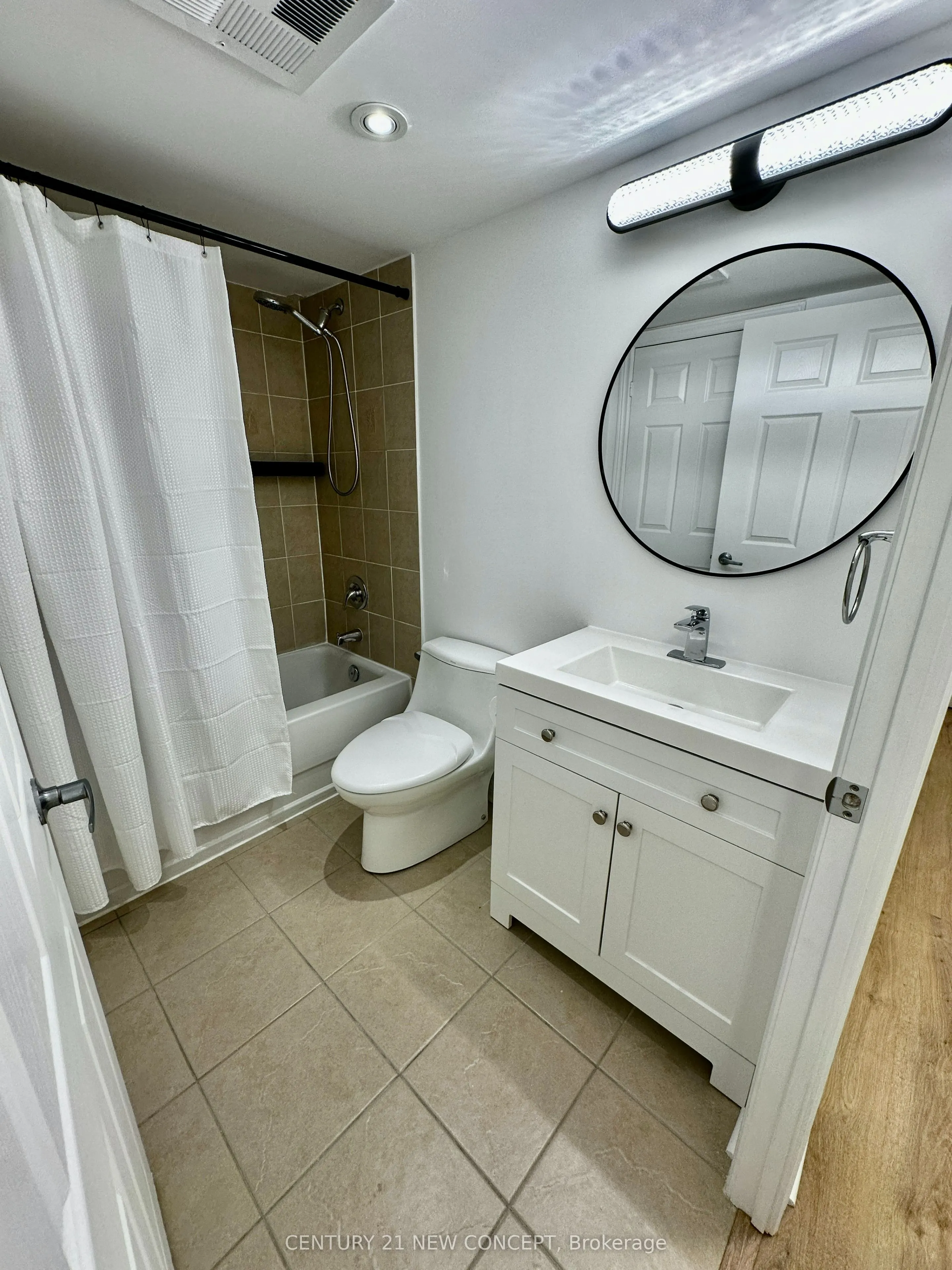 225 Wellesley Street E, #409