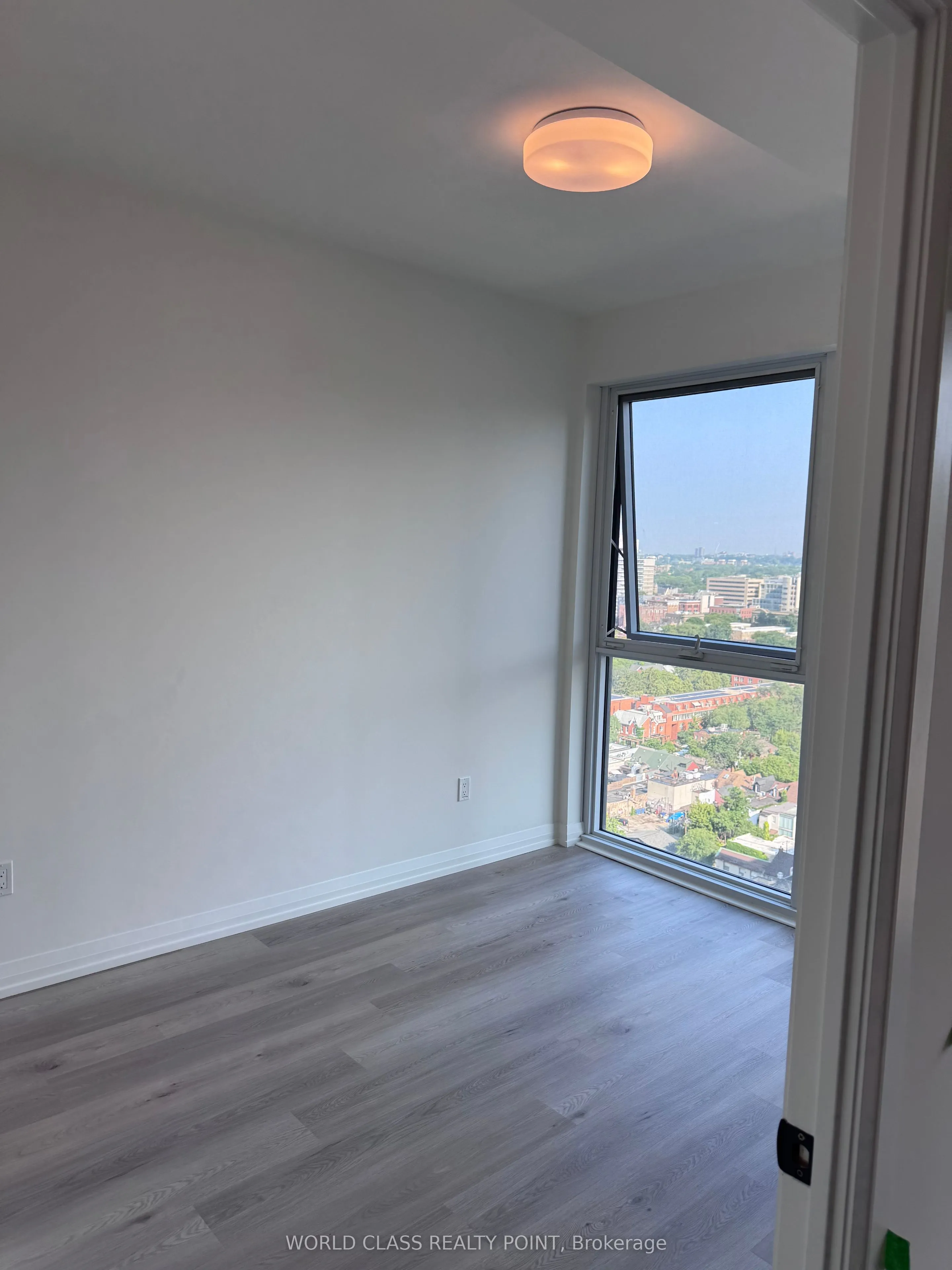 280 Dundas Street W, #2012