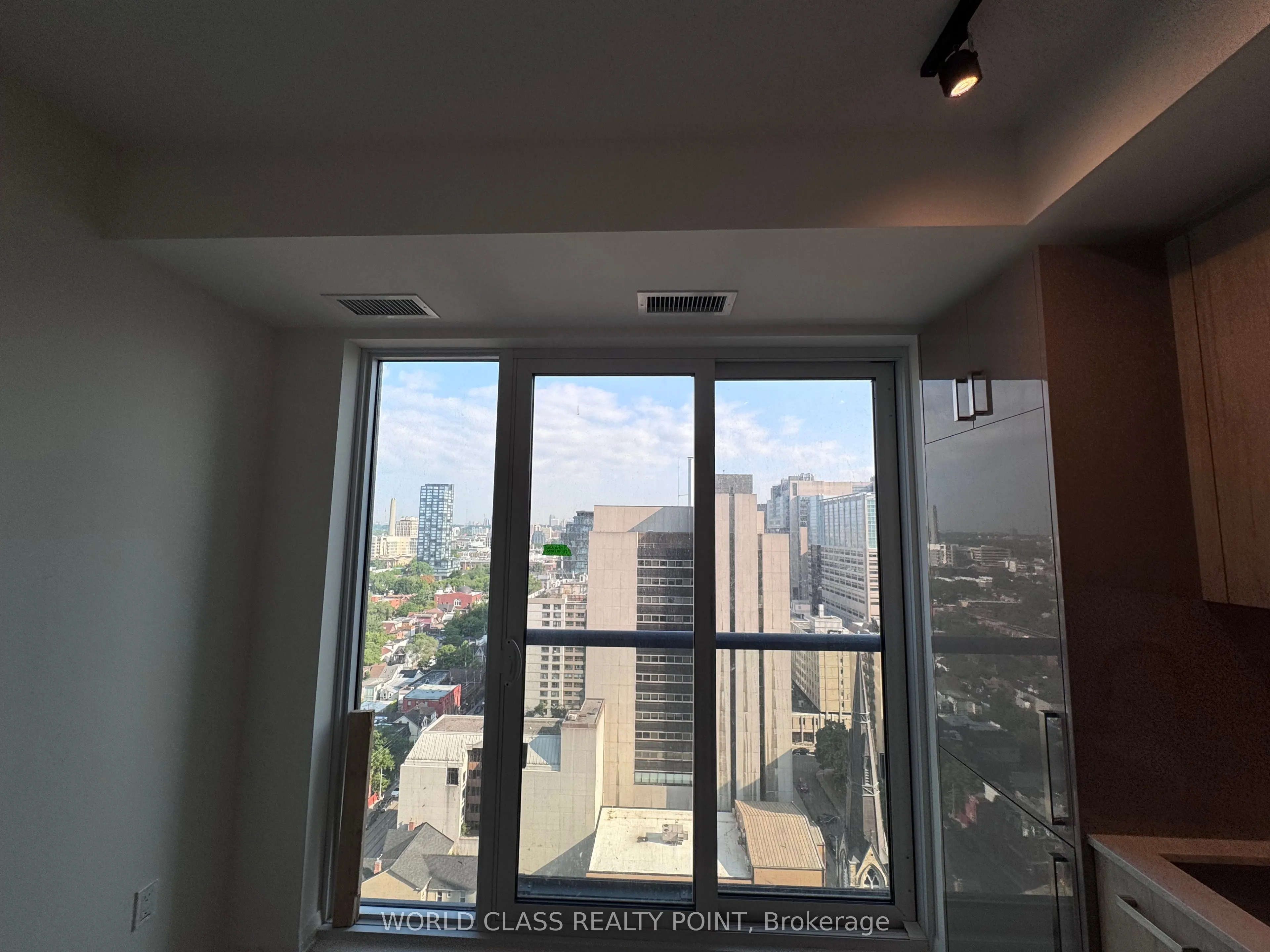 280 Dundas Street W, #2012