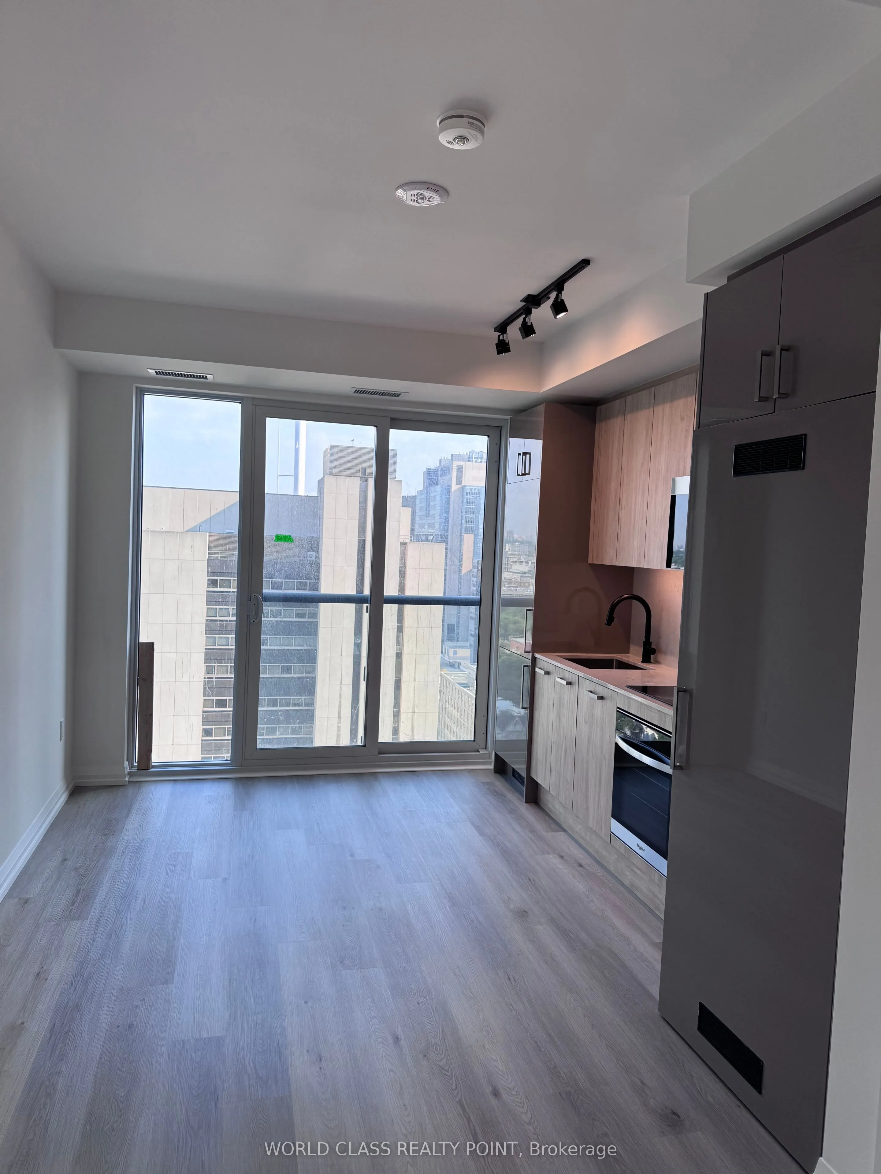 280 Dundas Street W, #2012